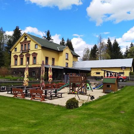 Penzion Karolina Lučany nad Nisou Eksteriør bilde