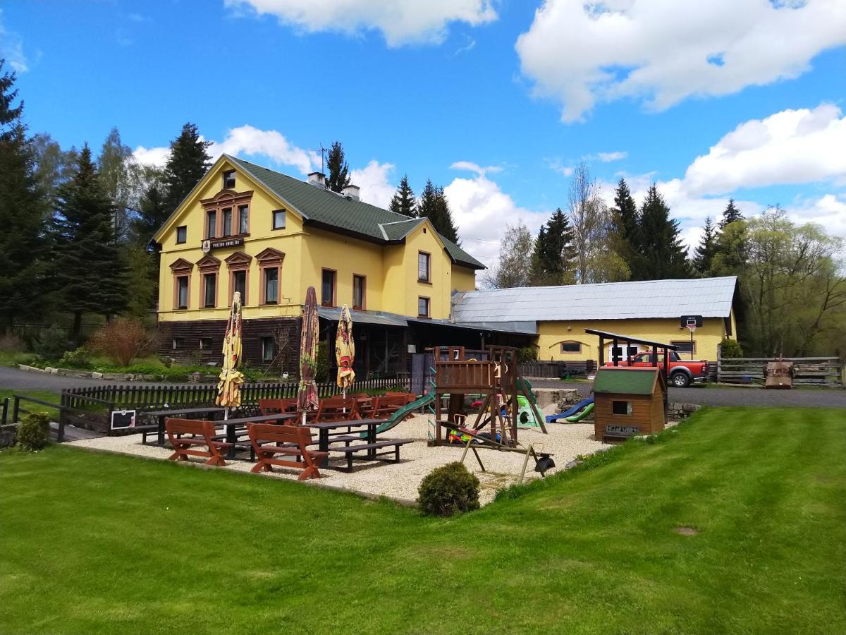 Penzion Karolina Lučany nad Nisou Eksteriør bilde